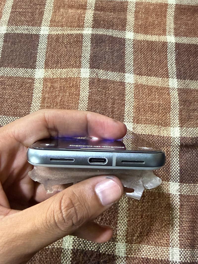 Google Pixel 8 4