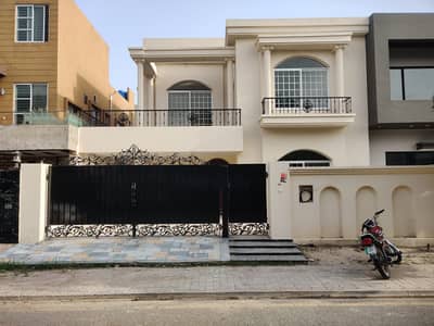 8 Marla House For Sale In Usman Block