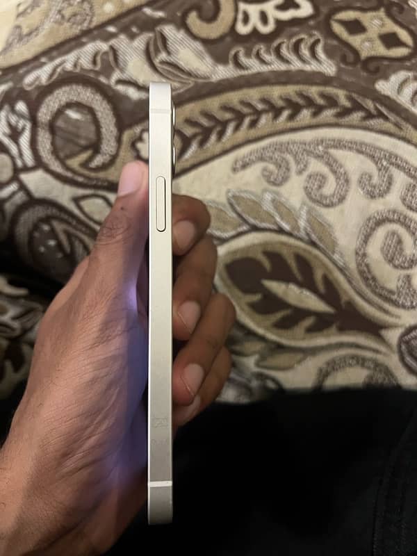 IPHONE 12 4