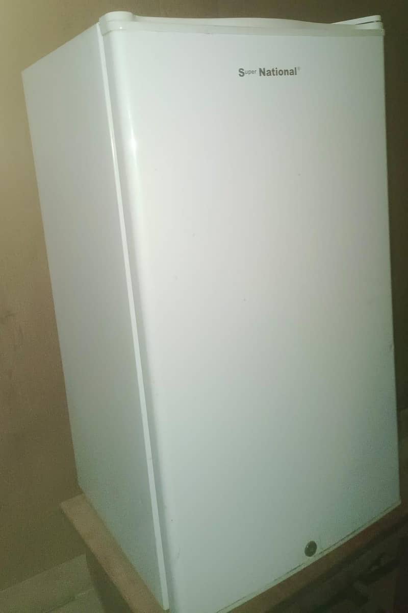 mini fridge 2