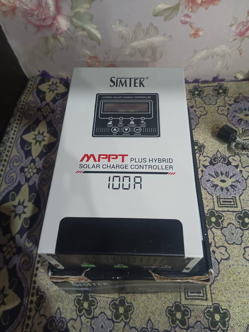 simtek MPPT 100A 3