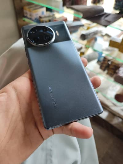 Tecno Spark 20 Pro Plus