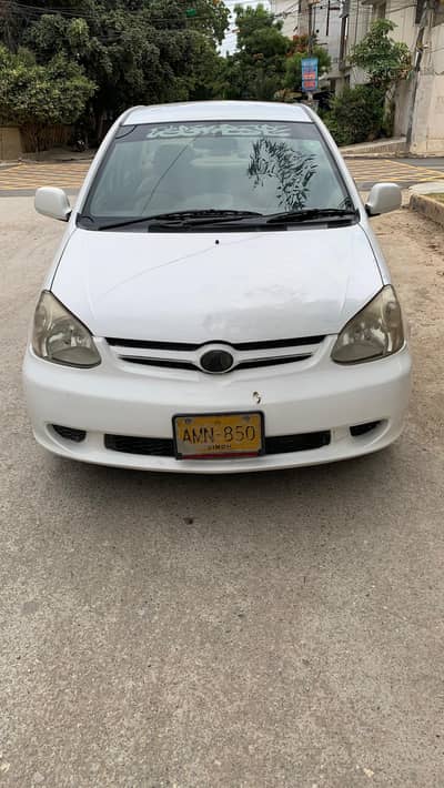 Toyota Platz 2003