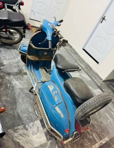 vespa scoter