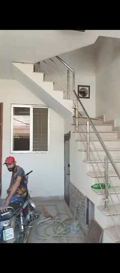 10 marla 3 story bana ghar for rent lahore medical canal road