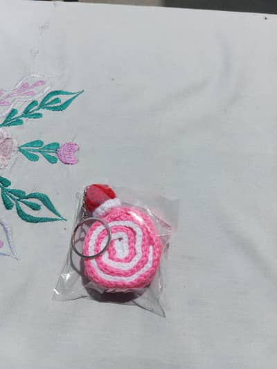 Crochet Cake Keychain – Handwoven Woolen Swiss Roll Key Ring
