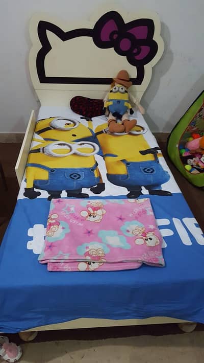 Single Hello Kitty Bed sets with wodrobe and side table