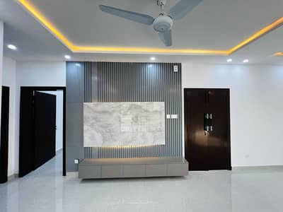 5 MARLA HOUSE FOR RENT