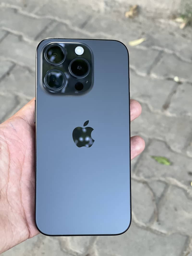 Apple iPhone 15 Pro 0