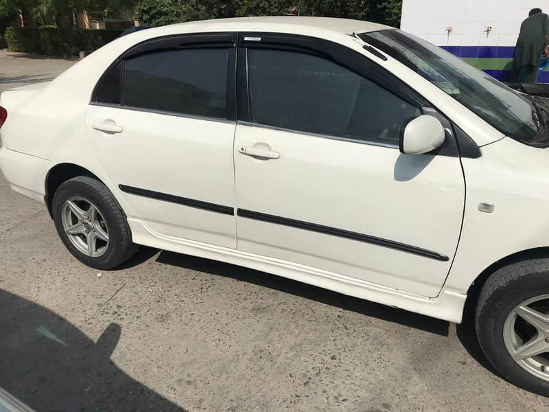 Corolla SE Saloon Automatic 2002 1