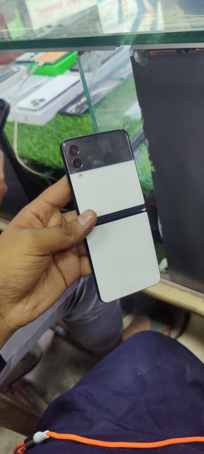 Samsung Mobile Z Flip 3
