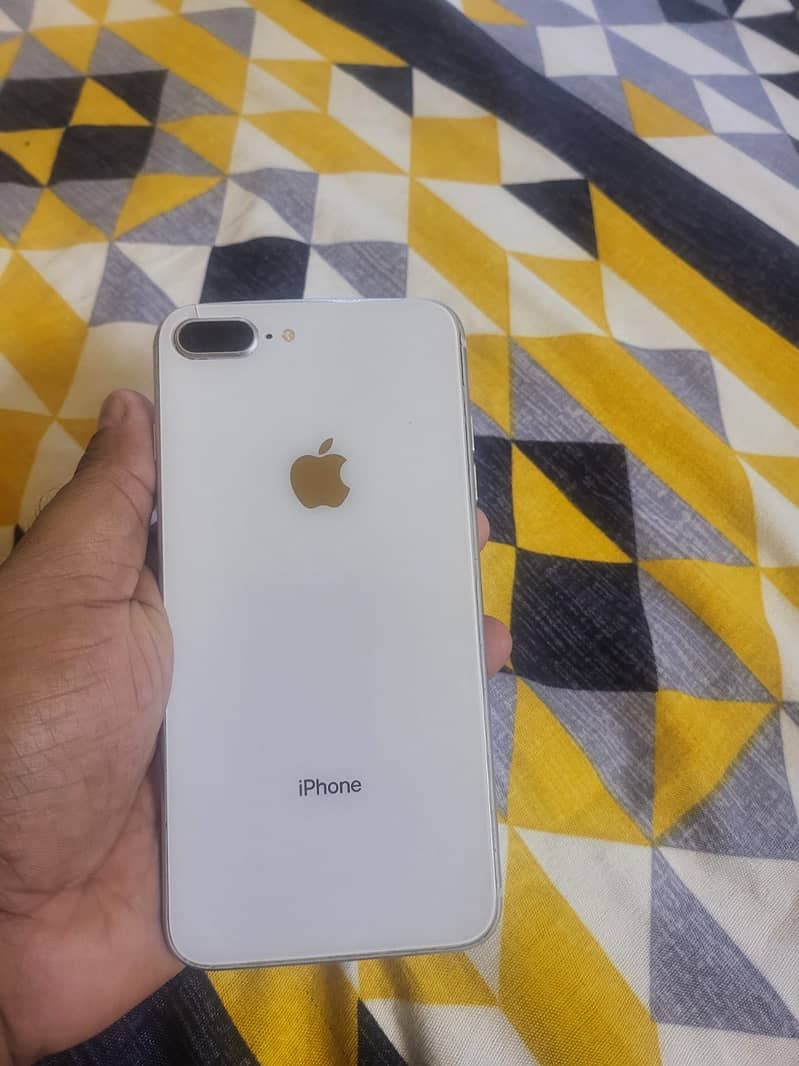 Apple iPhone 8 Plus 2