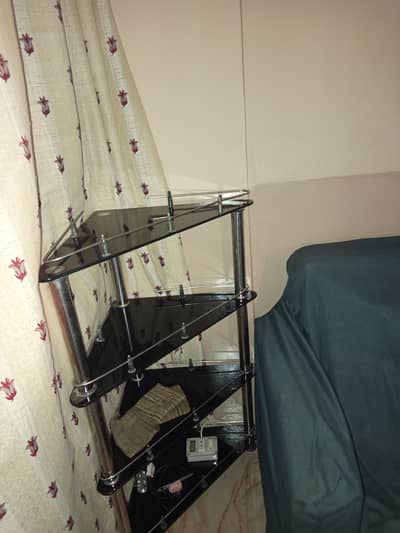 corner table
