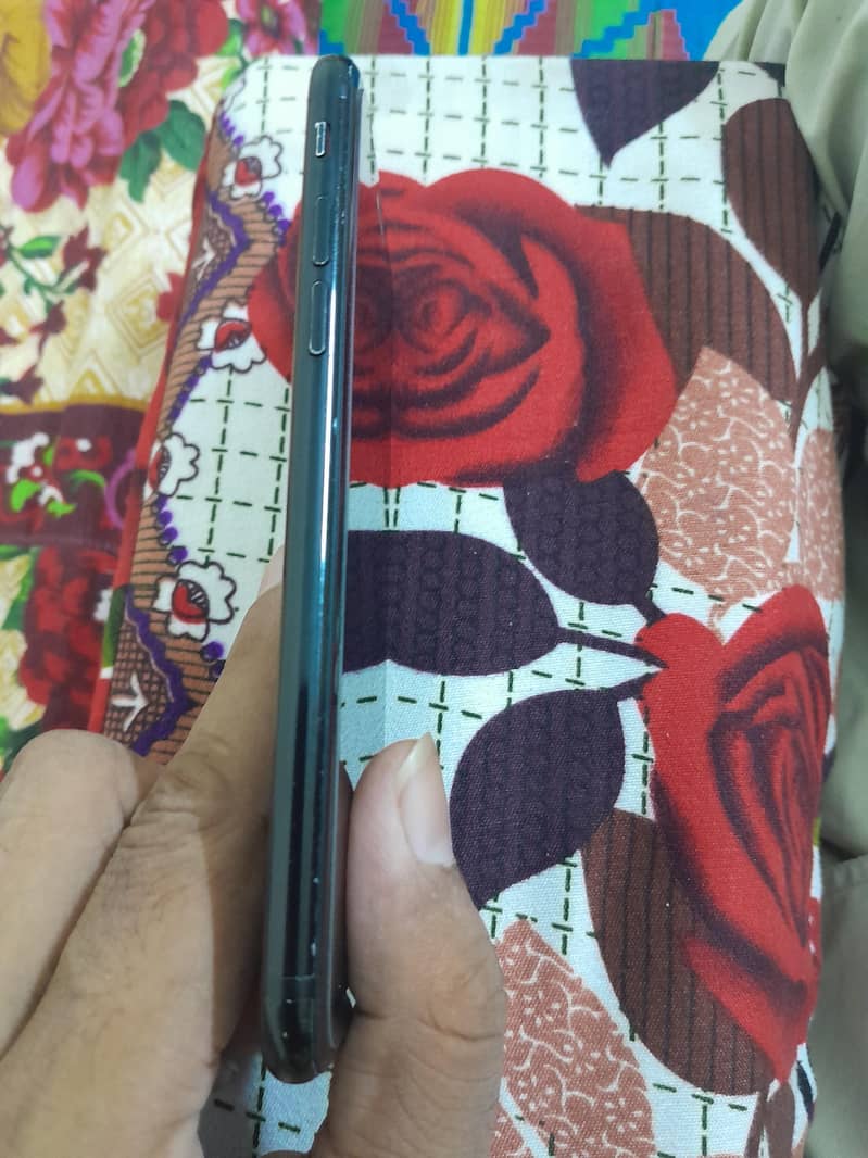 Apple iPhone 7 3