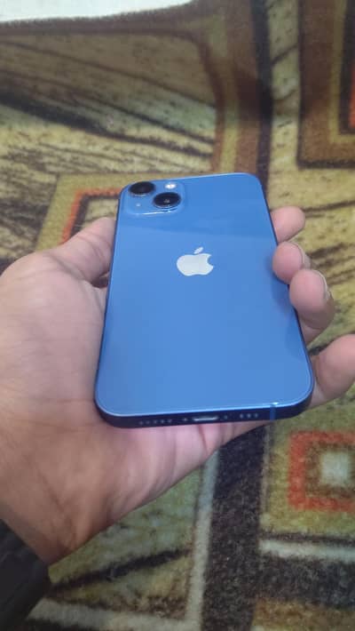 Apple iPhone 13