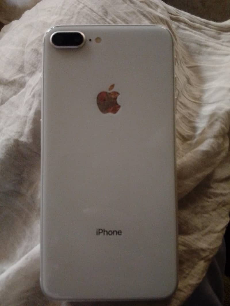 Apple iPhone 8 Plus 1