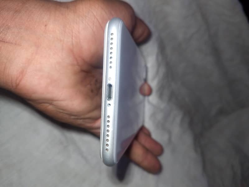 Apple iPhone 8 Plus 2