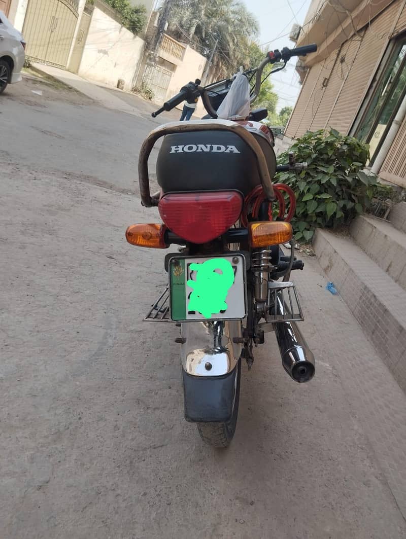 Crown 70 2017 model 2