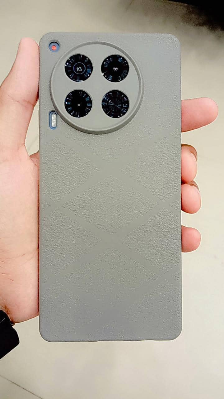 Tecno CAMON 30 0