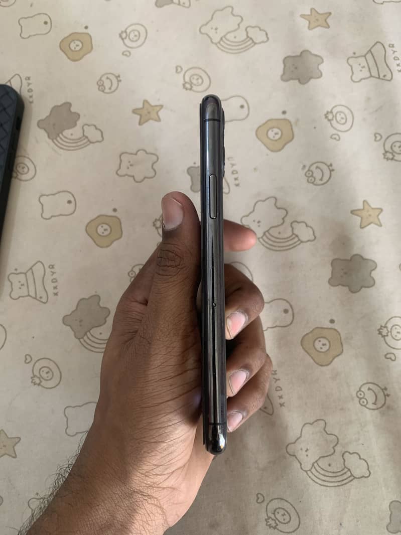 Apple iPhone 11 0
