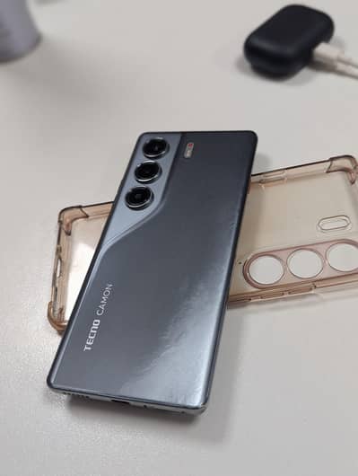Tecno CAMON 40 Pro