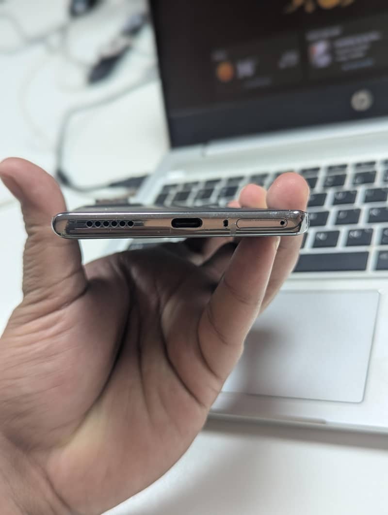 Tecno CAMON 40 Pro 4
