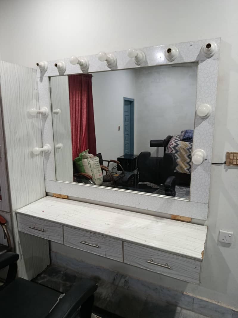 parlour mirror setup 1