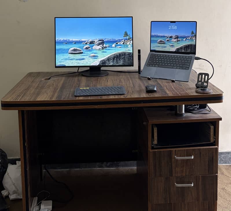 Computer Table with drawers 0