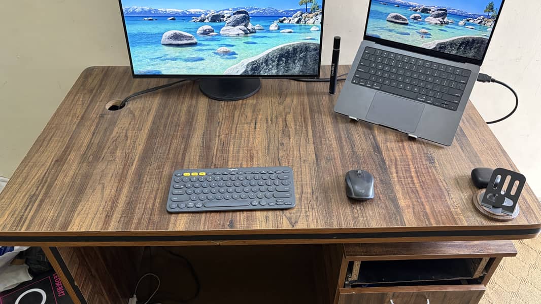 Computer Table with drawers 1