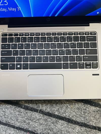 HP EliteBook 1030 G1 | Intel Core m7 6th Gen | 16GB RAM | Touch Screen