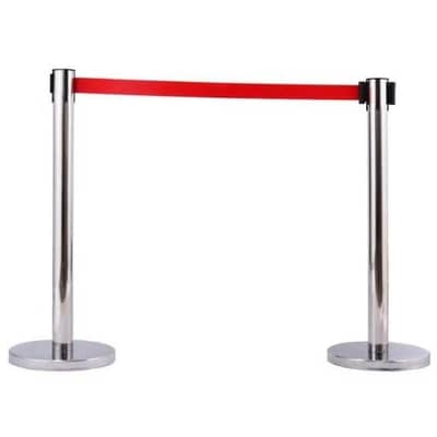 Queue pole with belt