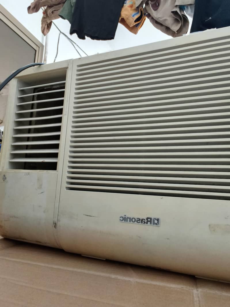 window A/C 0