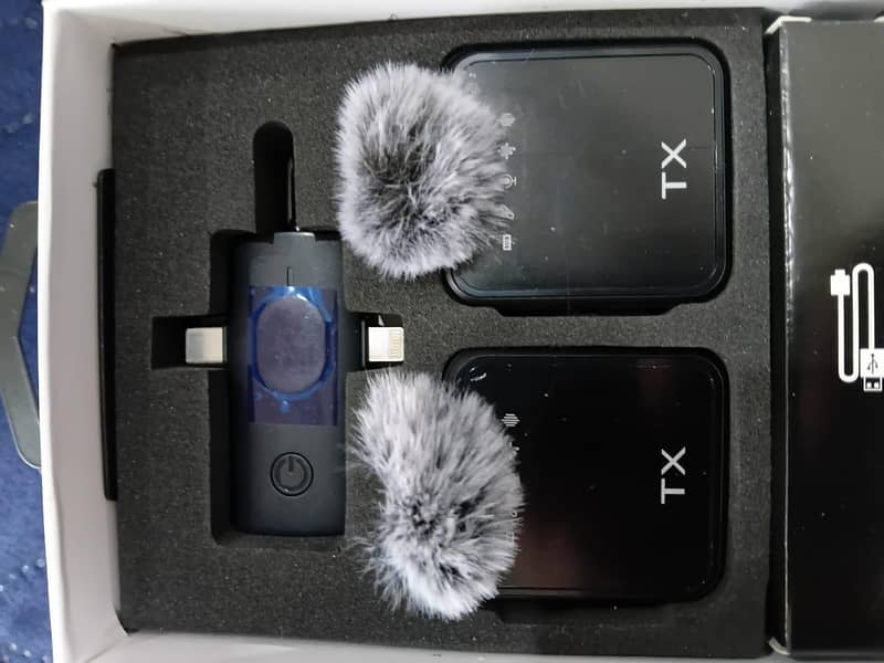 F11-2 wireless microphone 3