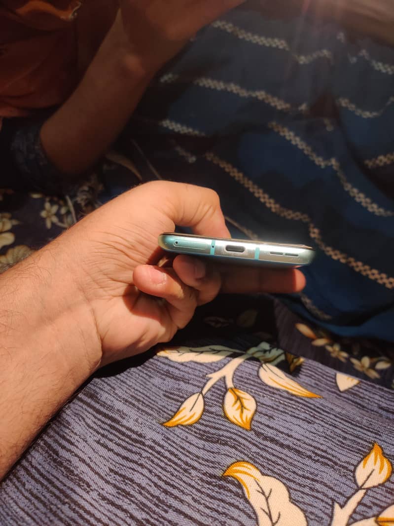 One Plus 8T 4