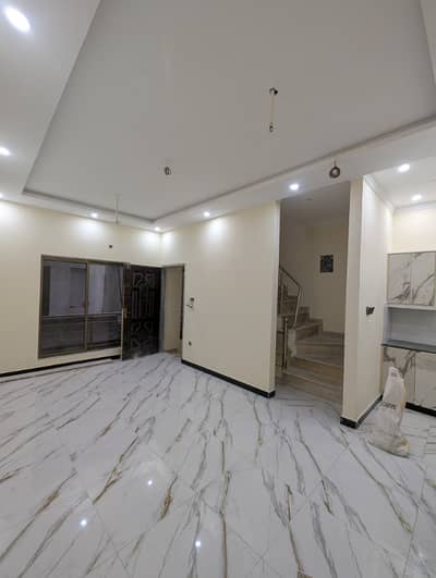 3.5 mrla flat available for rent in Venus Housing society