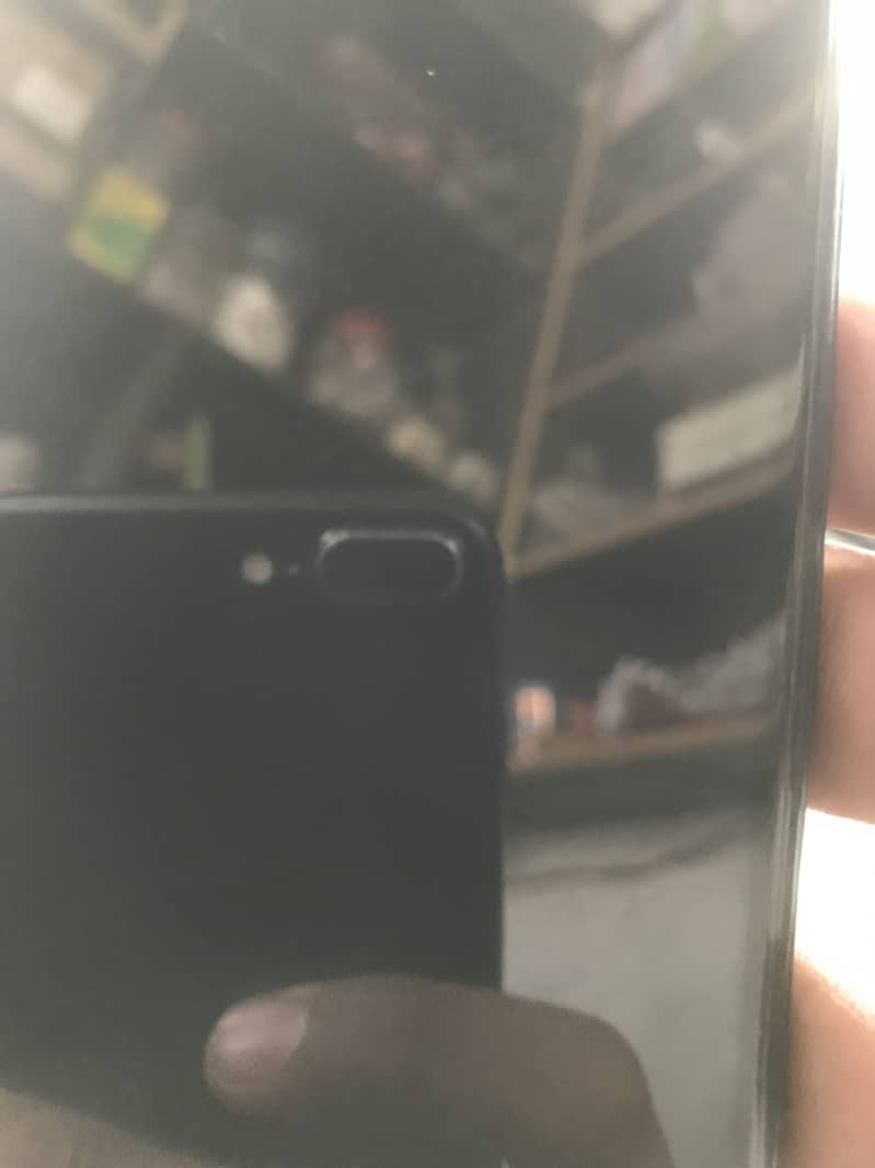 Apple iPhone 7 Plus 0