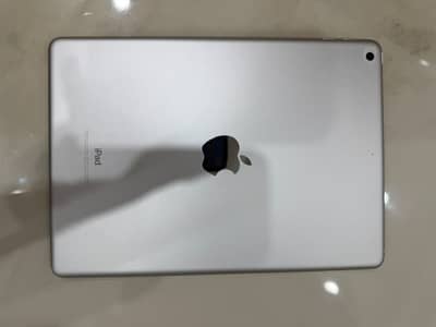 iPad A1893 6th gen 128gb internal 2gb ram - WiFi only