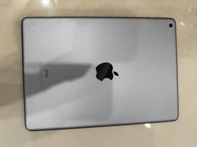 iPad A1893 6th gen 128gb internal 2gb ram - WiFi only