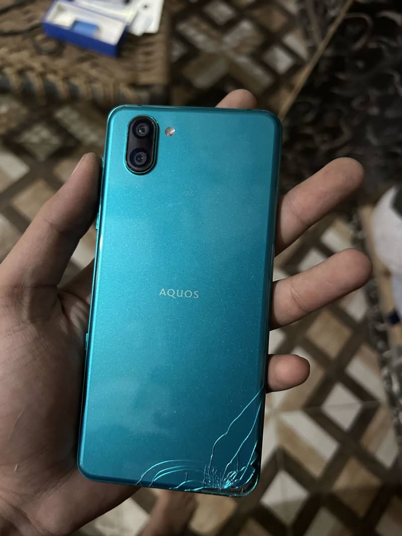 Sharp Aquos R3 0