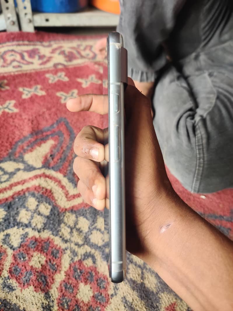 Google Pixel 8 5
