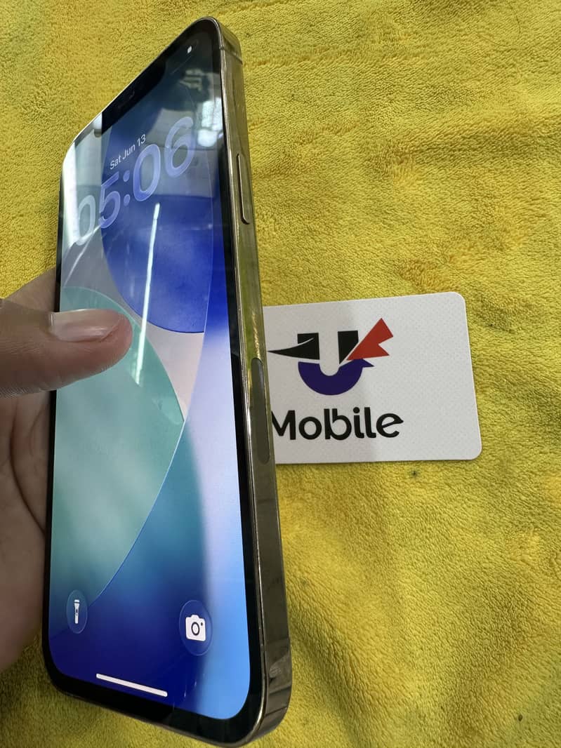 iPhone 12 pro max 6
