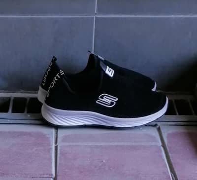Used Original SKECHERS  size (43) Black color and 3 extra pieces
