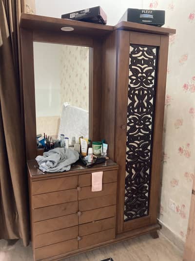 Dressing table