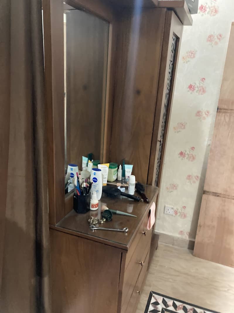 Dressing table 5