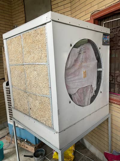 Air cooler with stand