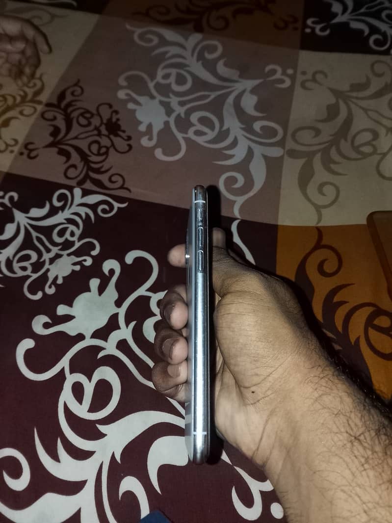 Apple iPhone X 2