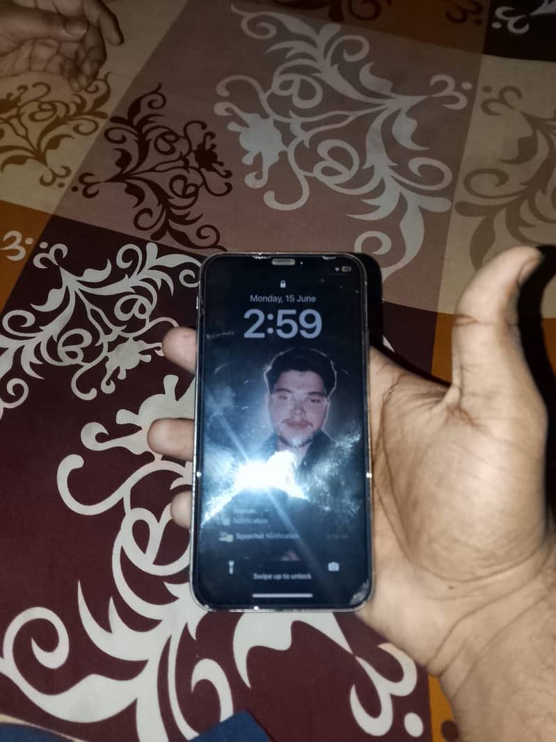 Apple iPhone X 3