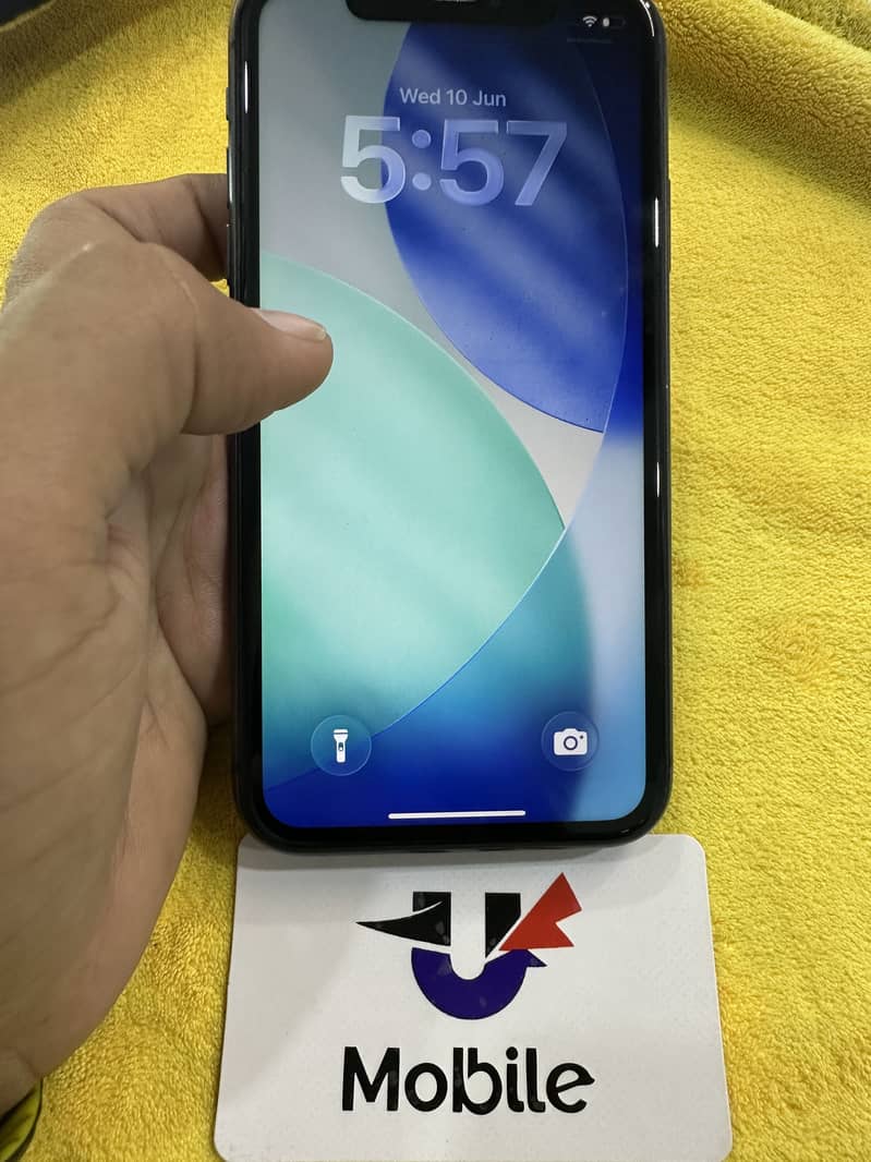 iPhone 11 4