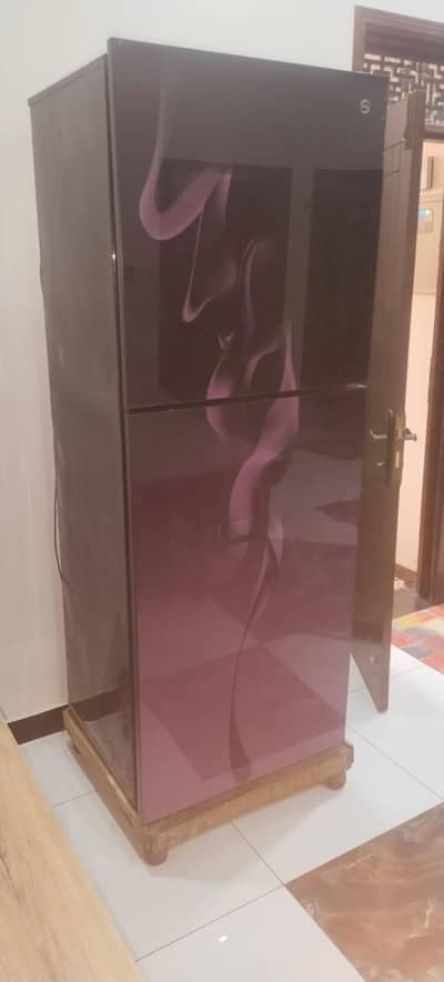 JUMBO XL FRIDGE FOR SALE DUE TO SHIFTING