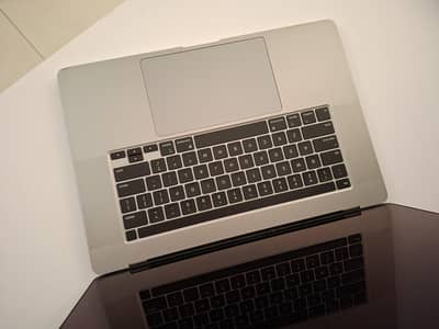 MACBOOK PRO 16 INCH | 2019 SLIM | 16GB 512GB | CORE i7 | BOX & CHARGER